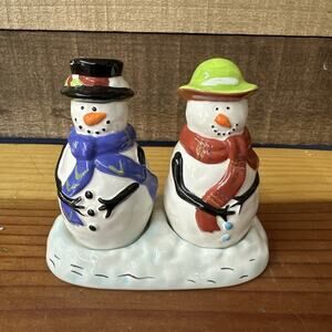 Vtg Whole Home Holiday Snowman salt and pepper shakers On Stand